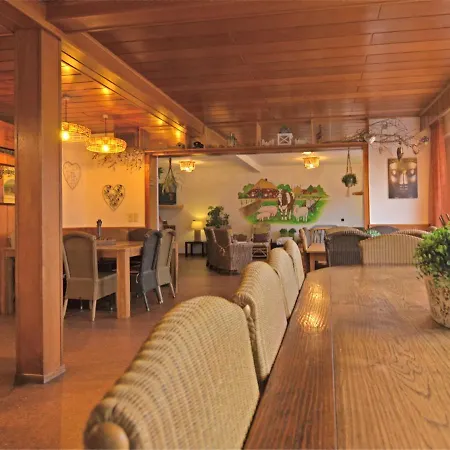 Modern Holiday In With Bar Stormbruch